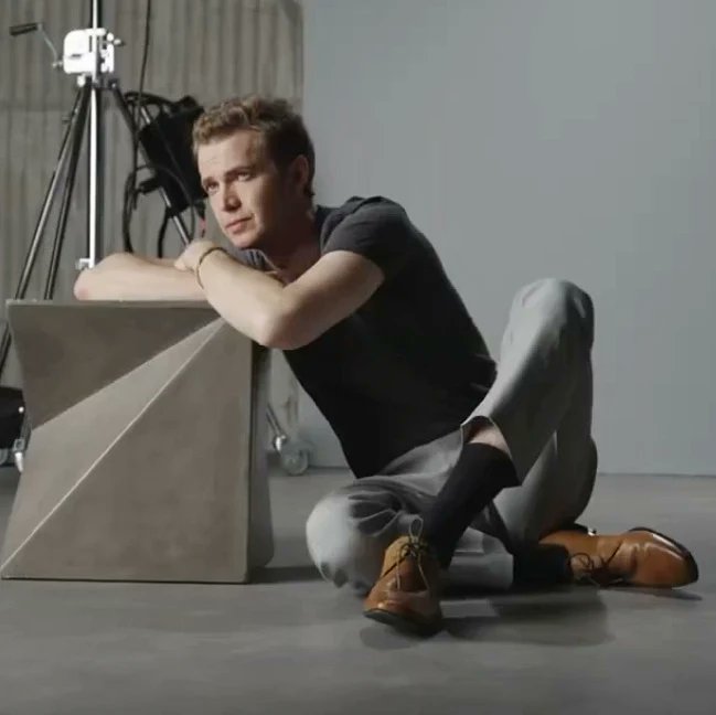 AmazingHaydenCh's tweet photo. Hayden Christensen the man that you are https://t.co/DmTKxgdP05