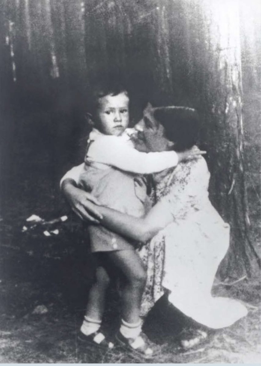 #otd 1938, Roman Witoński was born. He, his sister and his mother were deported to #Auschwitz. The children were taken to #Neuengamme alongside with 18 other Jewish children.  All children were murdered on 20. April 1945 at Bullenhuser Damm lernwerkstatt-neuengamme.de/medien/pdf/17_…