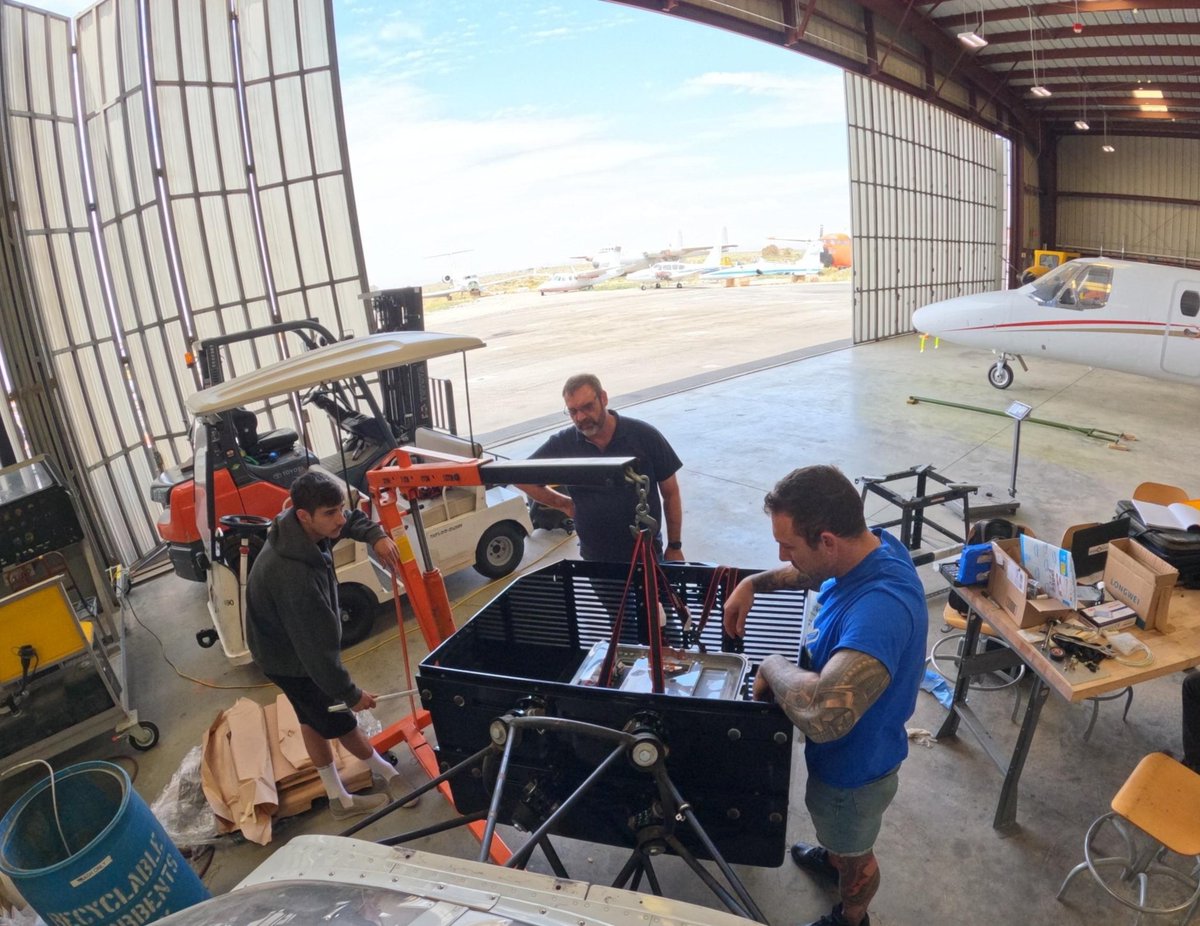 Our powerplant installation continues at the hangar #emissionH2O