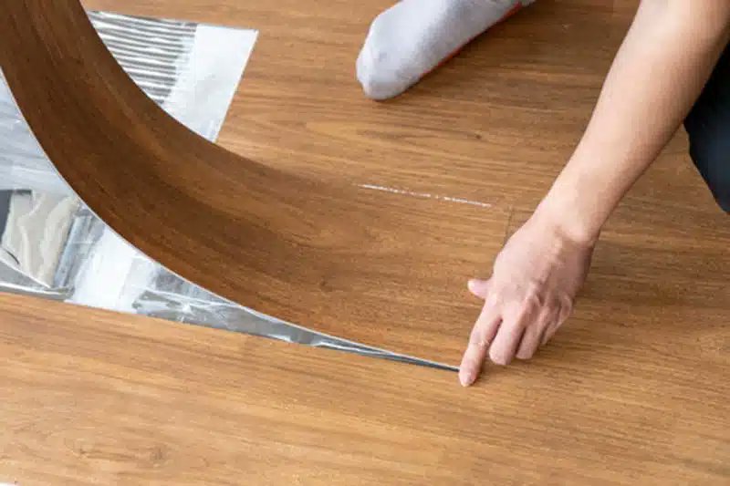 Wanting to learn more about vinyl plank #flooring? This #homehelp guide has some good advice.  cpix.me/a/171199554