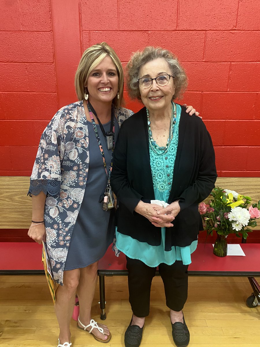 Community Progress Council (@progresscouncil) on Twitter photo We loved to see this sweet recognition for Grandma Jean, a volunteer with CPC's Foster Grandparent program, who was celebrated this month at the end-of-year assembly at <a href="/BaresvilleElem/">BaresvilleElem</a> for giving 15,000+ volunteer hours with <a href="/SouthWesternSD/">South Western SD</a>! We loved to see this sweet recognition for Grandma Jean, a volunteer with CPC's Foster Grandparent program, who was celebrated this month at the end-of-year assembly at <a href="/BaresvilleElem/">BaresvilleElem</a> for giving 15,000+ volunteer hours with <a href="/SouthWesternSD/">South Western SD</a>!