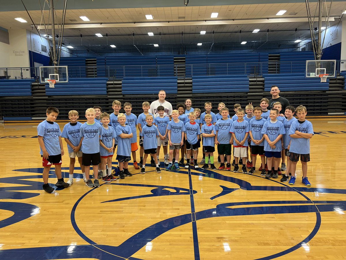 StateFairMBB's tweet image. The 2023 Basketball Camp was a HUGE success! 

We sharpened our basketball skills, had fun, and wrote ‘thank you’ letters to those who made sacrifices for us to be here!

“We are…STATE FAIR!”

#WeAreStateFair