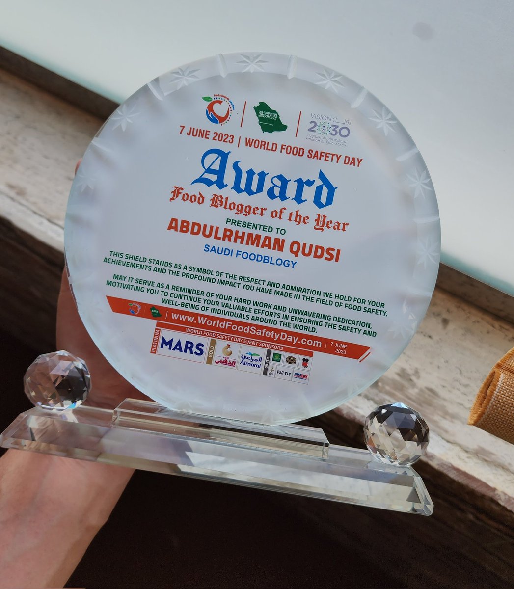 qudsi_biologist's tweet photo. I'm really glad to announce, today i received the #Award food blogger of the #year from #WFSD thanks to all those who organized this conference that was amazing. https://t.co/NyQugXj5ek