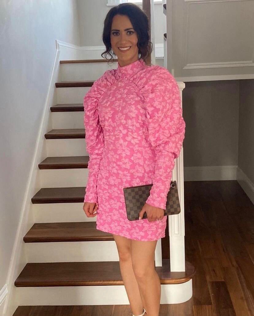 HarmonyHealthBe's tweet photo. 🎀 LISA 🎀
Absolutely gorgeous @lisamcpolin off to a wedding last week sprayed with Way to Glow - Dark spray tan 💖
Makeup by Therese McDonald Makeup, Nails &amp; Tan 💄 https://t.co/dQOwjqmINI