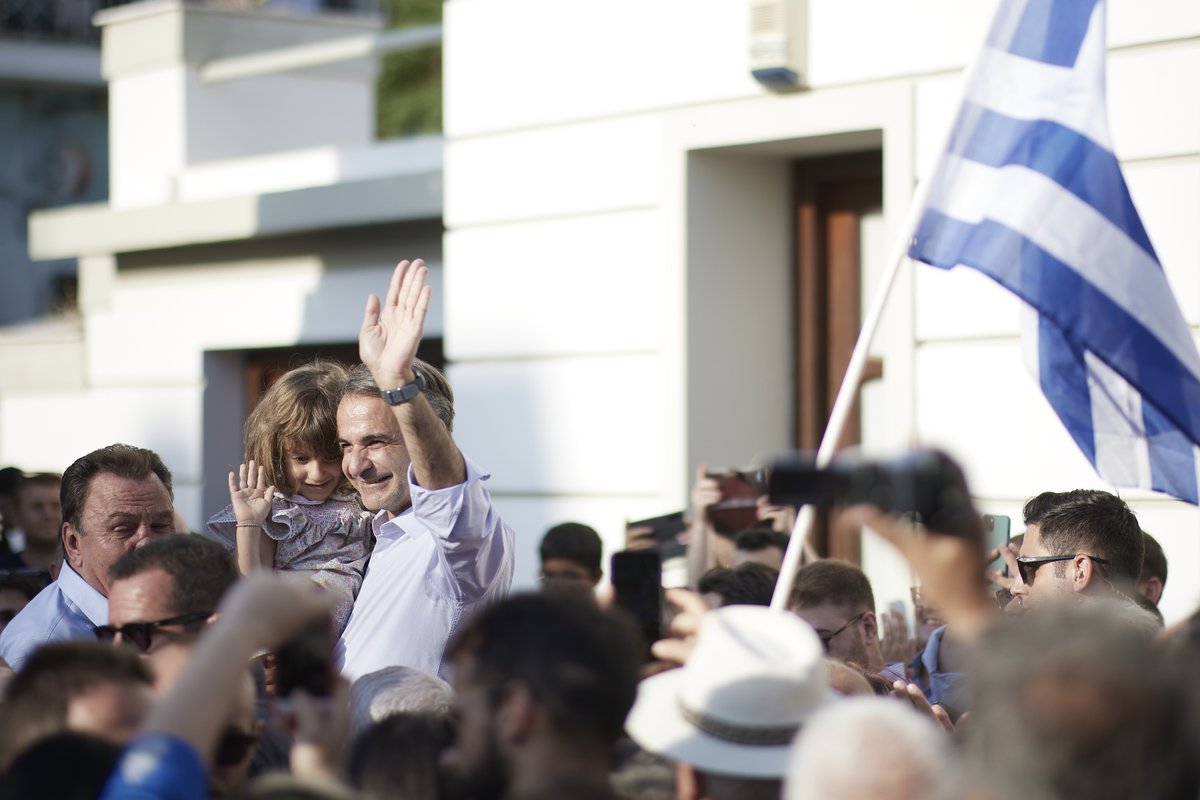 kmitsotakis's tweet photo. Η ενίσχυση του ΕΣΥ αποτελεί προσωπικό στοίχημα για εμένα τη δεύτερη τετραετία. Ξέρουμε τις αδυναμίες, δεν κρύψαμε ποτέ τα προβλήματα. Και είναι δέσμευσή μας ότι η Ελλάδα θα αποκτήσει το σύγχρονο Εθνικό Σύστημα Υγείας που θέλουμε και αξίζουμε. https://t.co/qmt6YkaIPd https://t.co/PVMN6MWbKp