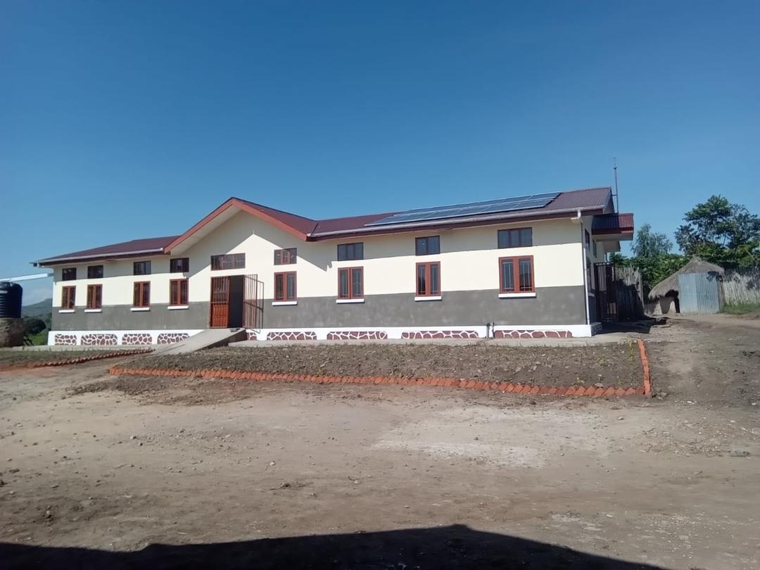 Nardinenzongola's tweet image. #Instat: ITURI La population  Remercie le chef de l'état Félix A. Tshisekedi pour cette belle réalisation,  Centre de santé NYAKERU RÉCEPTIONNÉ ce 3/JUIN/2023  Dans le territoire IRUMU, Ds le PDL 145 Territoires réalisé par le BCECO sous la supervision du DG Jean Mabi Mulumba...