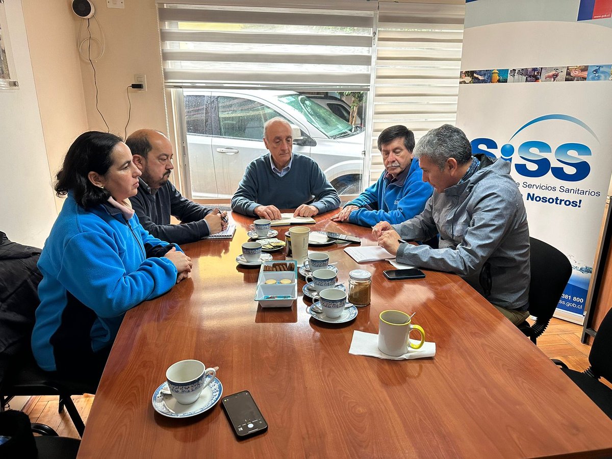 🗣️#Araucanía
✅ Hoy reunidos con administrador provisional <a href="/VensurSpA/">Vensur SpA</a>  de <a href="/aguasquepeAP/">Aguas Quepe - AP</a>  aguas requiriendo mejoras ante baja de presiones ocurridas en los últimos días