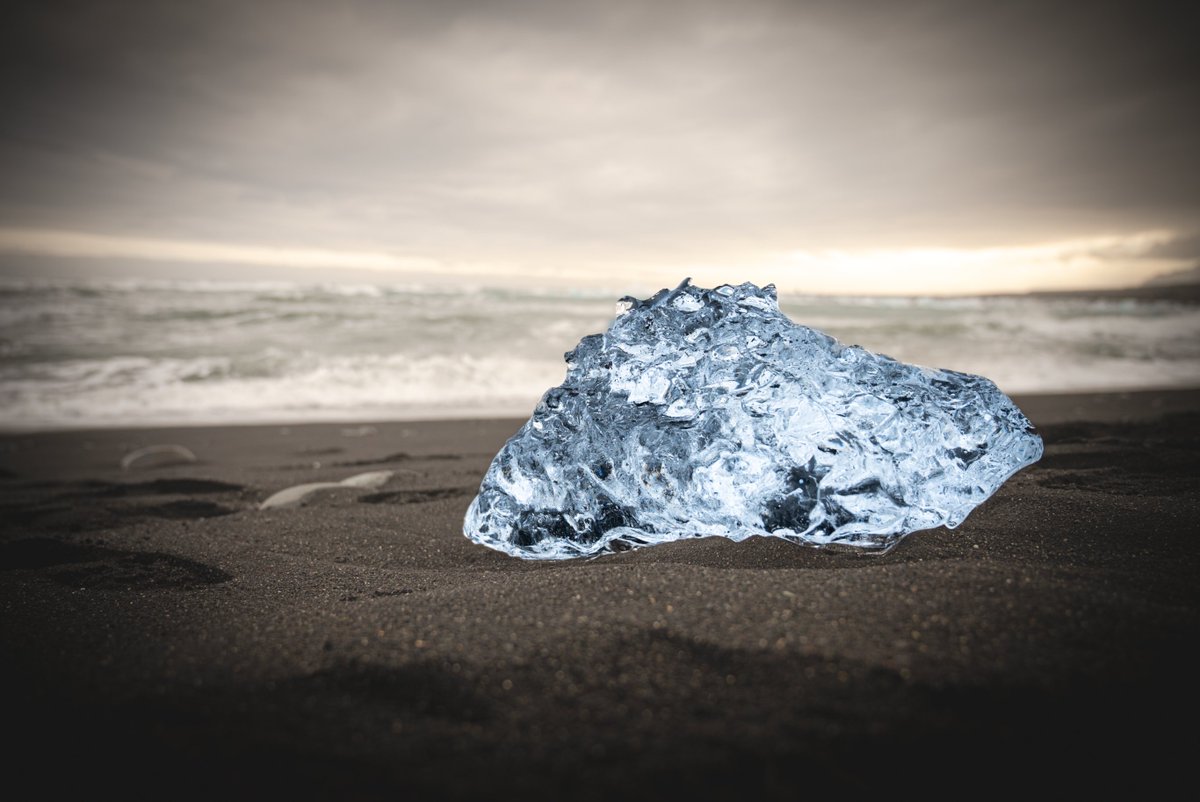 Kweisleitner's tweet photo. Melting glaciers visually highlight climate warming, but the warming of our oceans is equally significant! #WorldOceanDay #whiteframephoto
@ewhale_dna https://t.co/EYxyZk75V0