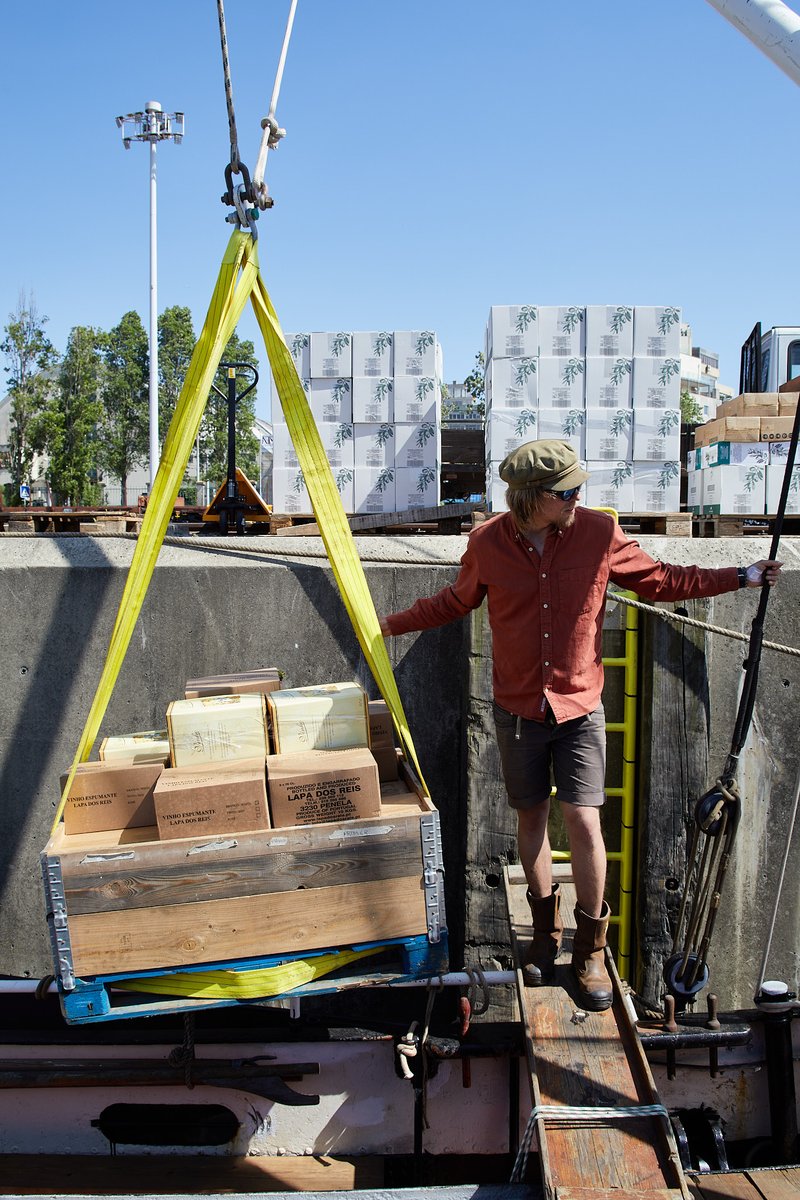 Thank you <a href="/ajhommedeterre/">Andy Johnson 🦒</a>  to connect us to <a href="/FoodDrinkDevon/">Food Drink Devon</a>!

Anybody else who knows: producers/importers/exporters which we could help by adding #sailing to their supply chain?

<a href="/NewDawnTraders/">New Dawn Traders</a> <a href="/XistoWines/">Xisto Wines//PORTOBRISTOL</a> <a href="/shippedbysail/">Shipped by Sail</a> <a href="/RaybelCharters/">Raybel Charters</a> 📷@Hattyfrancesbel