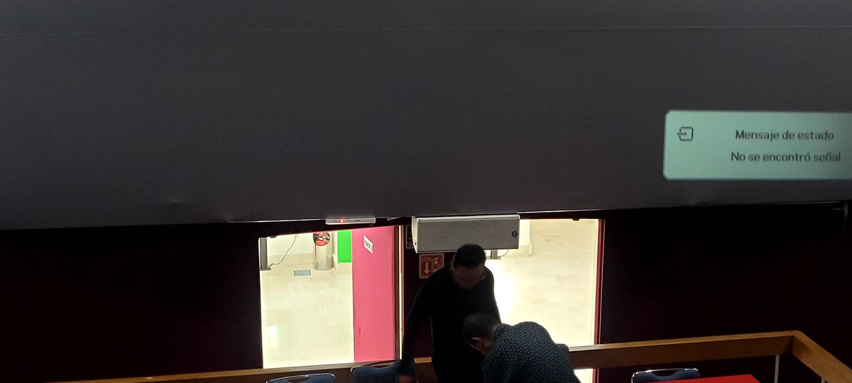 STBAN6311's tweet photo. Preparativos para la exposición de la revistas Litero
@seclancaster 
@prepalancaster https://t.co/XZpWsKiwYj