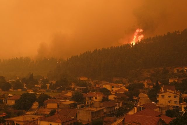 Επειδή βλέπω παντού φωτό από Νέα Υόρκη να σας θυμίσω το απόκοσμο τοπίο στην Εύβοια, πολύ πιο κοντά στην πόρτα σας, δυο χρόνια πριν.