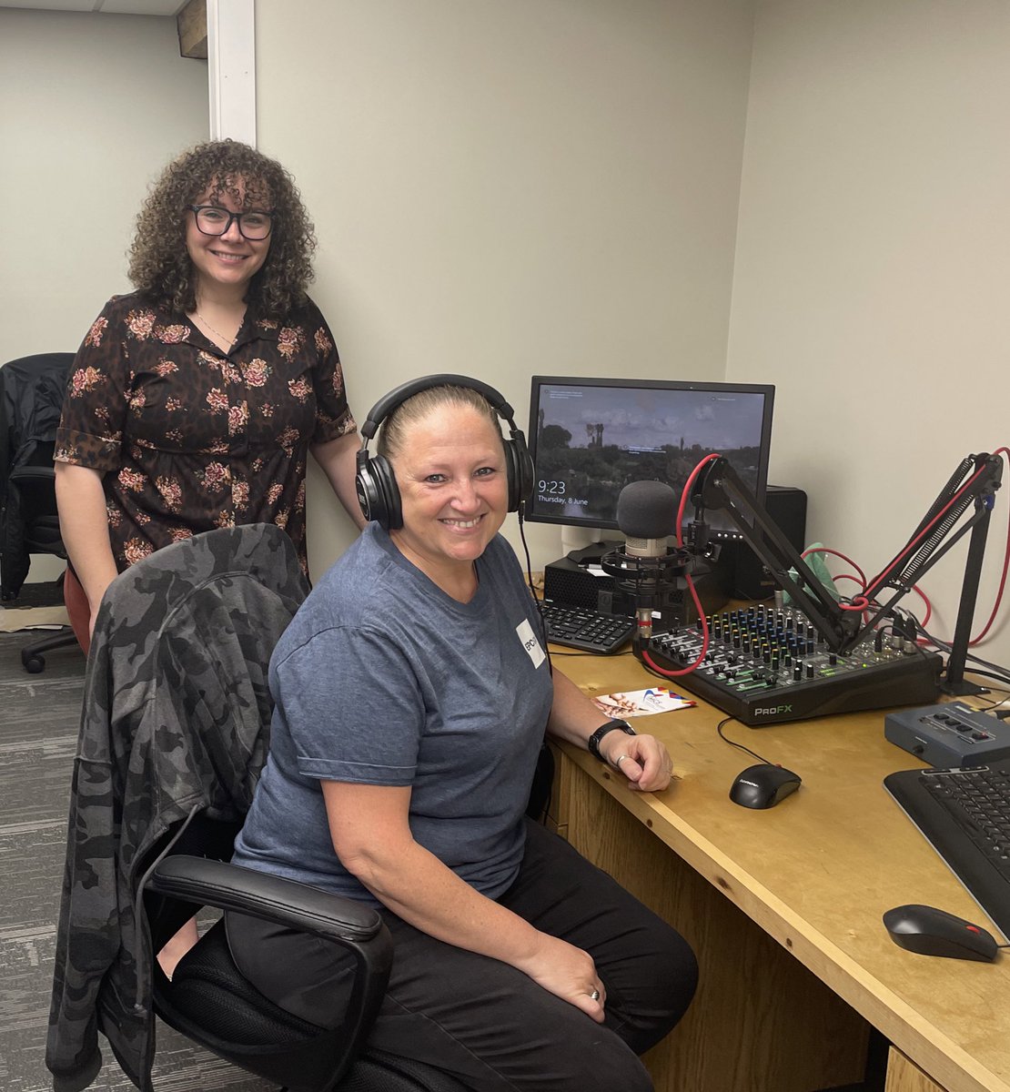 Brave volunteers from <a href="/EPCOR/">EPCOR</a> learned radio skills this morning with Mennonite Community Services in #AylmerOnt helping to get valuable information and connection out across our community #DayOfCaring <a href="/unitedwayemca/">United Way Elgin Middlesex</a> <a href="/LibroCU/">Libro Credit Union</a>