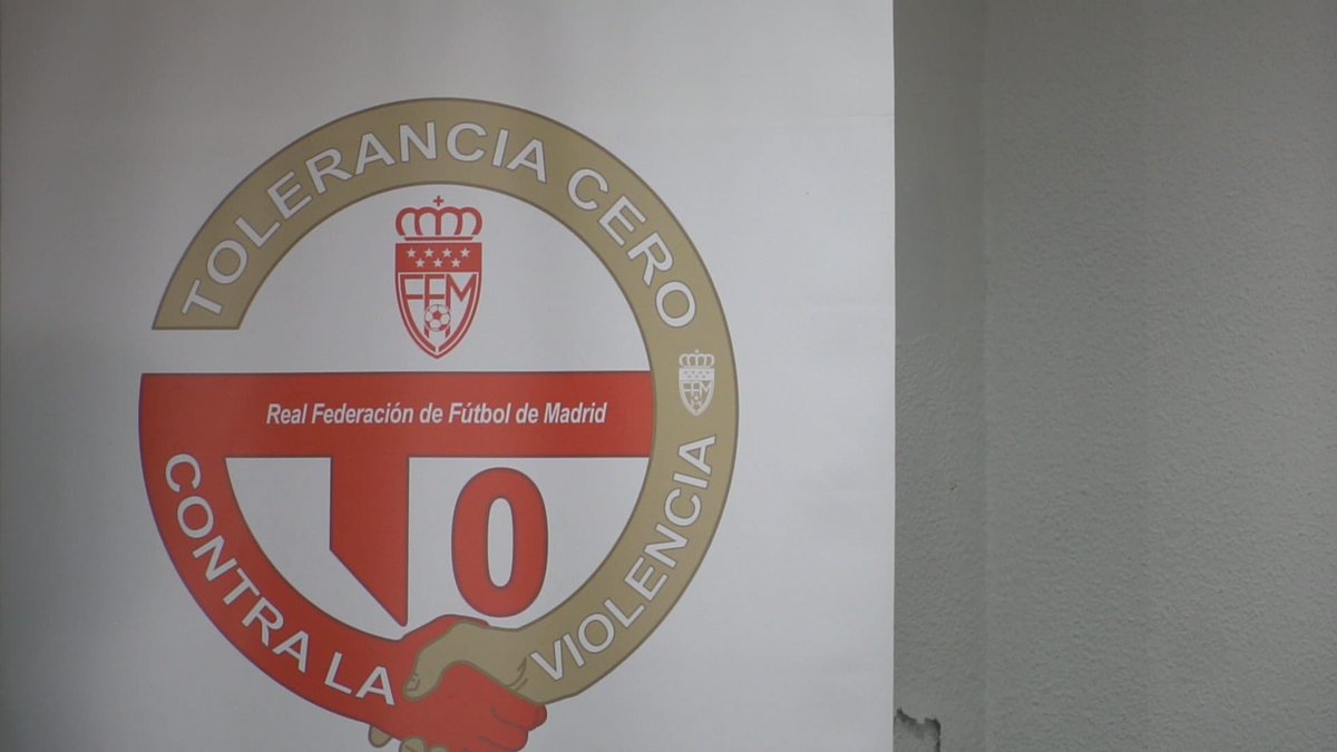 🗣️ Charla con los infantiles de el <a href="/CiudadGetafeCF/">CiudadGetafe_oficial</a> en el Juan de la Cierva y llevada a cabo por la <a href="/RFFM_oficial/">RFFM</a> donde César Quintero ha llevado a cabo una ponencia a cerca de la violencia en el fútbol y la Tolerancia Cero 

<a href="/T0eneldeporte/">Tolerancia CERO con la violencia en el deporte</a>