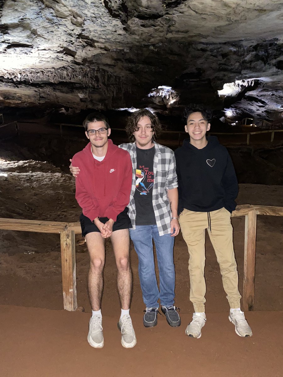 KristiCorrea's tweet photo. LHS visited the lost sea today! Thank you to LOUDON COUNTY SCHOOL DISTRICT for treating our kids to a great day full of learning and fun!! https://t.co/7xUB2y4Mu6
