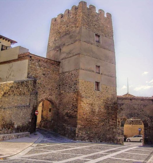 unadeapie's tweet photo. #SonetoaSoria
#Numancia
#SanSaturio
#SantoDomingodeSoria
#aunolmoseco
#AntonioMachado
#castillodeAlmenar
#SauquillodeAlcazar
https://t.co/CcLkx9SkT4
#castillodeGormaz
#Peñalcazar 
#castillodeBerlangadeDuero
#torreondelaMueladeAgreda 
@soriaya @AlmenarSoria @Daviddcoba https://t.co/tGgFK4ZplH