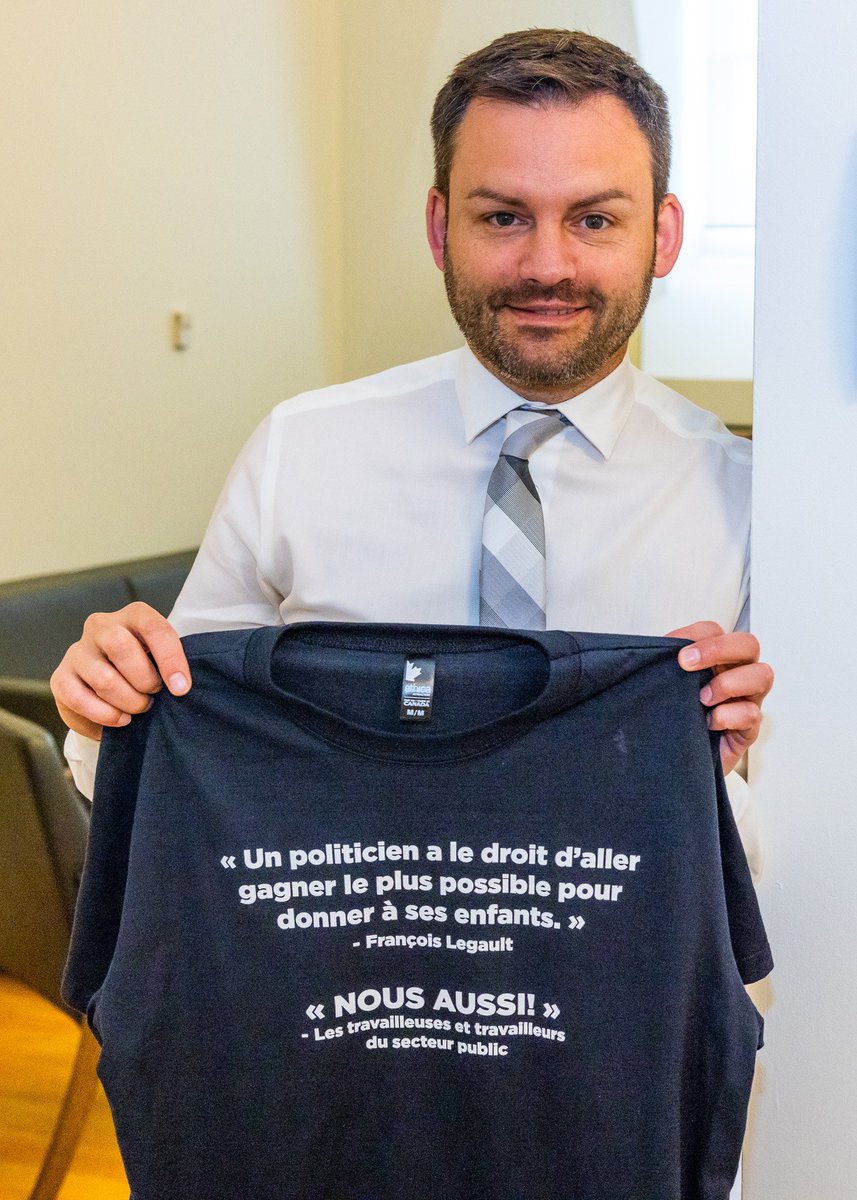 J'ai finalement reçu mon t-shirt! Le PQ limitera l'augmentation de salaire de ses députés à ce qu'obtiendront les travailleurs du secteur public, parce que tous les papas et toutes les mamans souhaitent en donner plus à leurs enfants, y compris les travailleurs du secteur public!