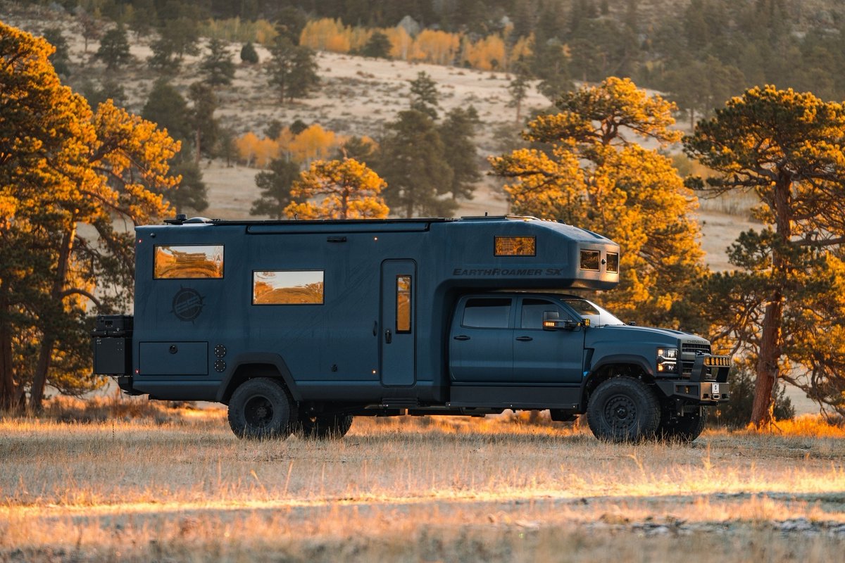 Gives a new meaning to 'out of office.'

#earthroamer earthroamersx #adventure #journey #roamtheearth #offroad #explore #camperlife #adventurelife #4x4camper