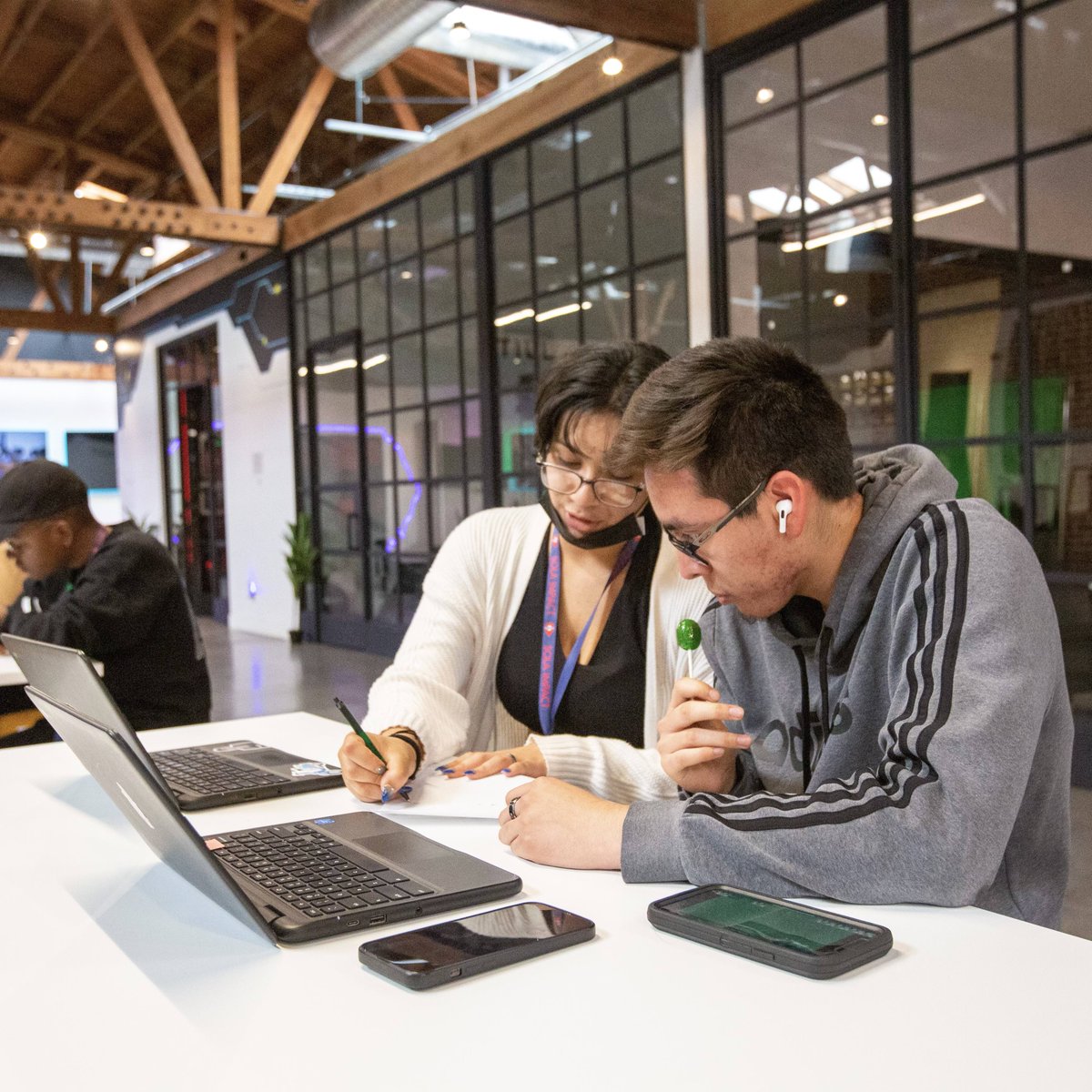 solafoundation1's tweet image. Empowering the next generation of innovators. 
🌟💻 #YouthEmpowerment #UnleashingPotential