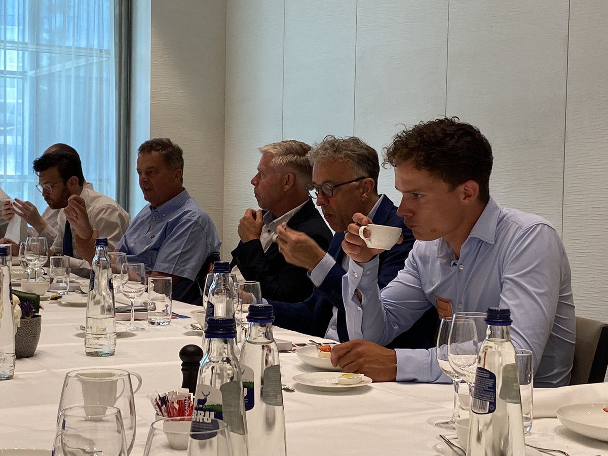 Goed om met vele #visserij-wethouders, -gedeputeerden en -voormannen te mogen bijpraten over deze mooie sector, die helaas zwaar onder druk staat van Haagse en Brusselse plannen. Onze inzet is om de visvangst een gezonde toekomst te geven!