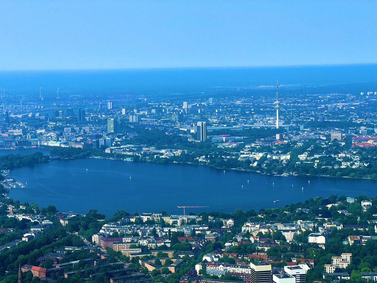 pgevaert's tweet photo. #EAACI2023 congress center seen from the airplane approaching Hamburg🛬 https://t.co/ZTiBHAKvui