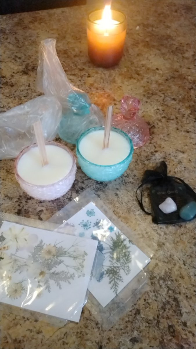 thatjerseygirlj's tweet image. Perfection in the making Lavender and Vanilla 8 oz Soy Candles

#soycandles #handpoured #handmade #lightandlovehandcrafted #southjersey #SmallBusiness