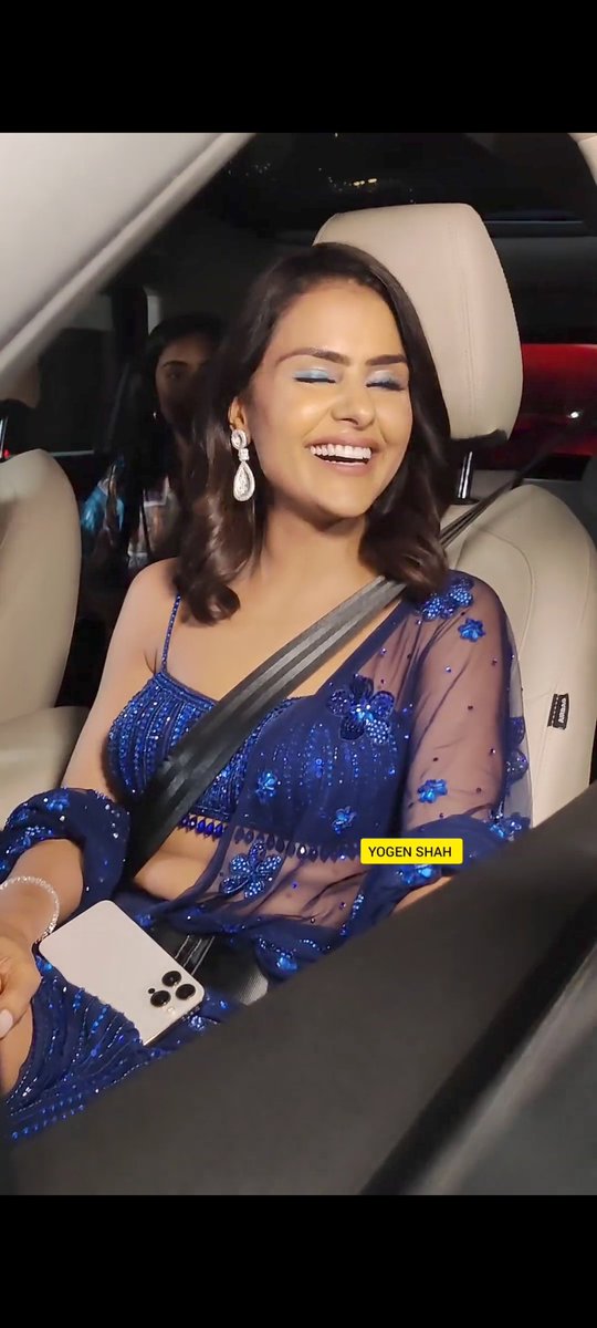 Mannn this woman is soo hot 🥵🔥

#PriyankaChaharChoudhary