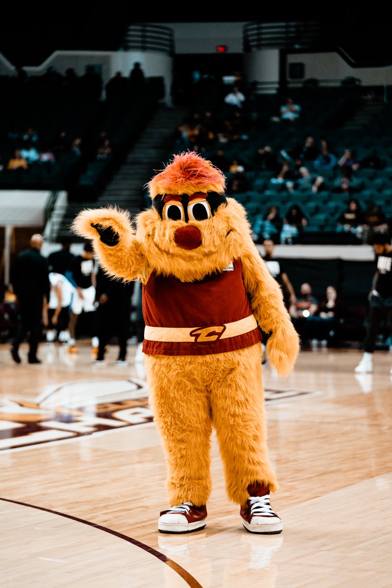 ChargePozzie's tweet photo. Breaking News: Taylor Swift has reportedly been seen around downtown Cleveland getting charged up with positive charge, Pozzie! https://t.co/35UWGVjhQp