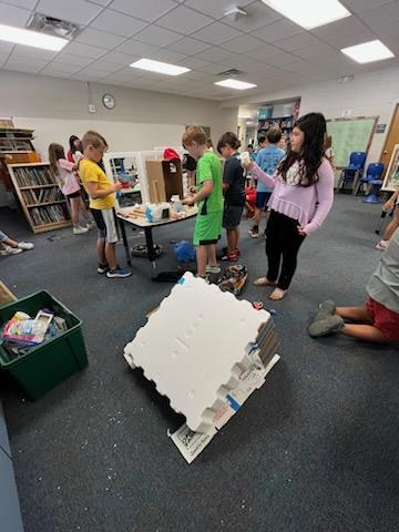 SCPSInfo's tweet photo. 4th and 5th graders at @GenevaElem RAMP Camp created their own Rube Goldberg projects this week! https://t.co/btvT38qHfi