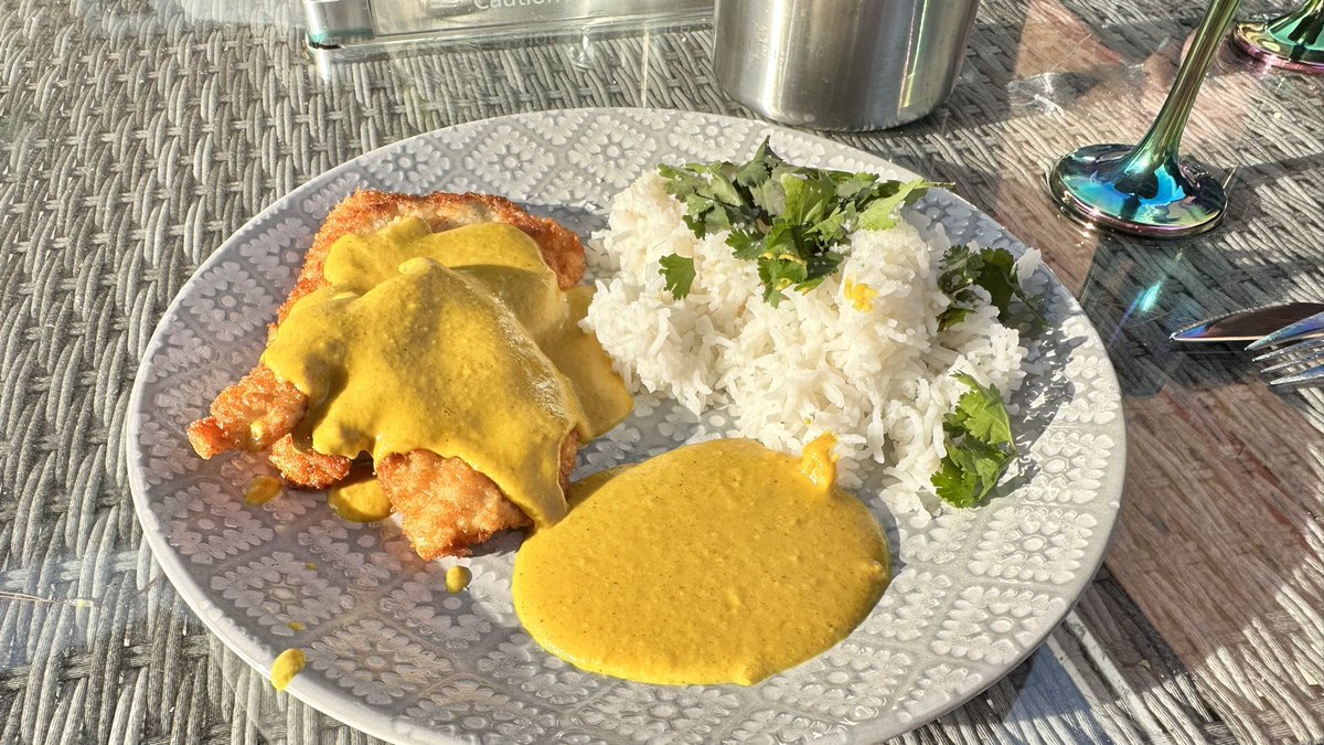 mwsomers84's tweet photo. So homemade from scratch chicken katsu curry. Inspired by @MrJamesMay #OhCook https://t.co/pAZH2wj8Y6