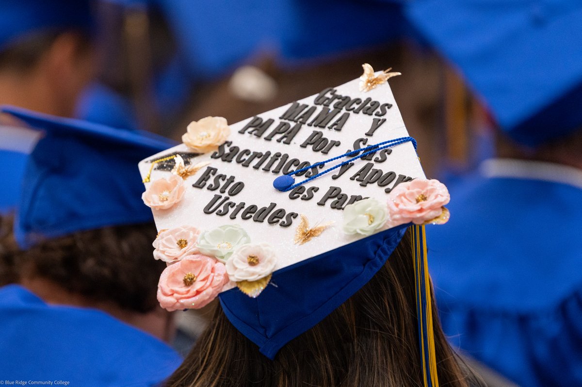 BlueRidgeCC's tweet photo. At the Spring '23 graduation ceremony, our graduates took the opportunity to decorate their caps to celebrate their journeys. We are so proud of you all!

For the full photo gallery and article, visit https://t.co/t53uEWRTVT.

#EducationElevated #BlueRidgeGrad @NCCommColleges https://t.co/6joJz70TRS