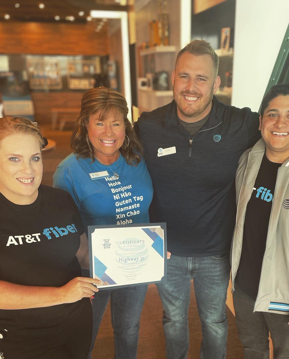 BrandonHagerRSM's tweet photo. @GreaterLakesMkt @BrianWest_GLM @Anna_GLM @TheoAlexander11 @shawnglinski @DavidVenRoy1 @TBellNorthFlo I have work besties all over the GLM.. shout out to Kathy, Mateo, Zach, and Tristan. Thankful for the opportunity to work with all of them and still talk to them every day! #BestieForTheRestie #MakingWaves @LifeAtATT https://t.co/QPATVurPMz