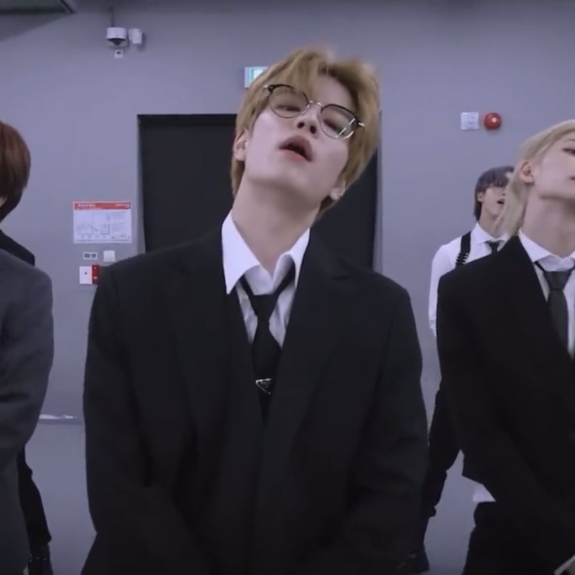 seungsbot's tweet photo. i’m going feral https://t.co/M0rcbZ4VWW