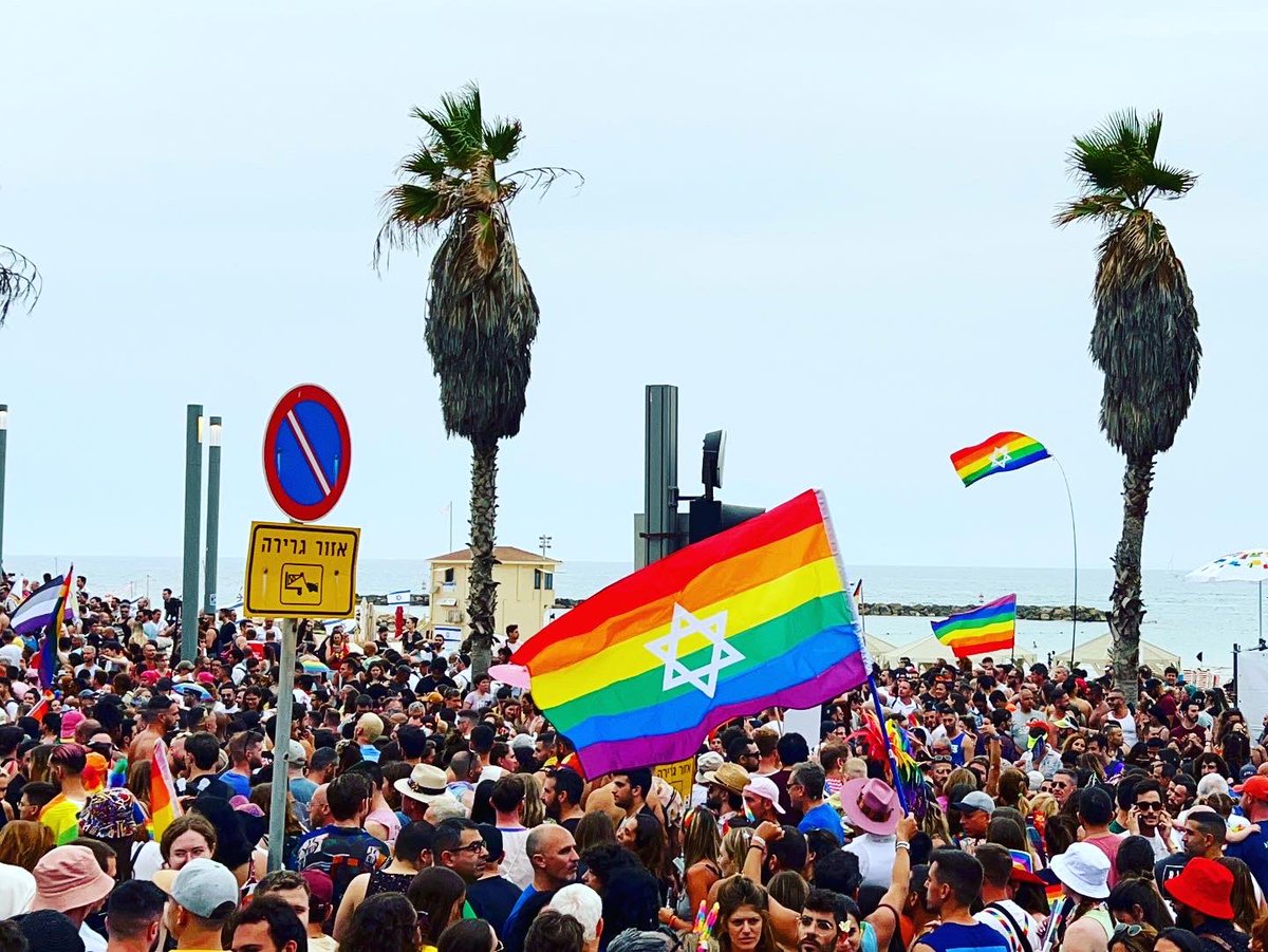 IsraelinAustria's tweet photo. Einen wunderbaren Abend aus #TelAviv mit diesen Eindrรผcken von der heutigen #TLVPride!
๐ณ๏ธโ๐๐ณ๏ธโโง๏ธ๐ฎ๐ฑ
#LoveIsLove #LGBTQ https://t.co/Yk2teTwNc4