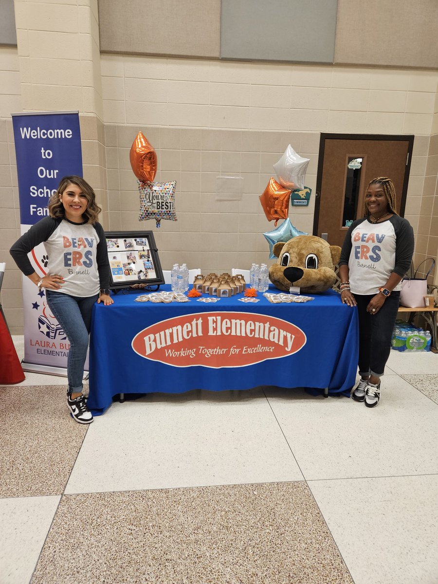 Anajimenez08A's tweet photo. Representing #BurnettES at the job fair today.. 🦫 #PasadenaISDProud #BurnettBeavers https://t.co/2jsWSZ8LXv