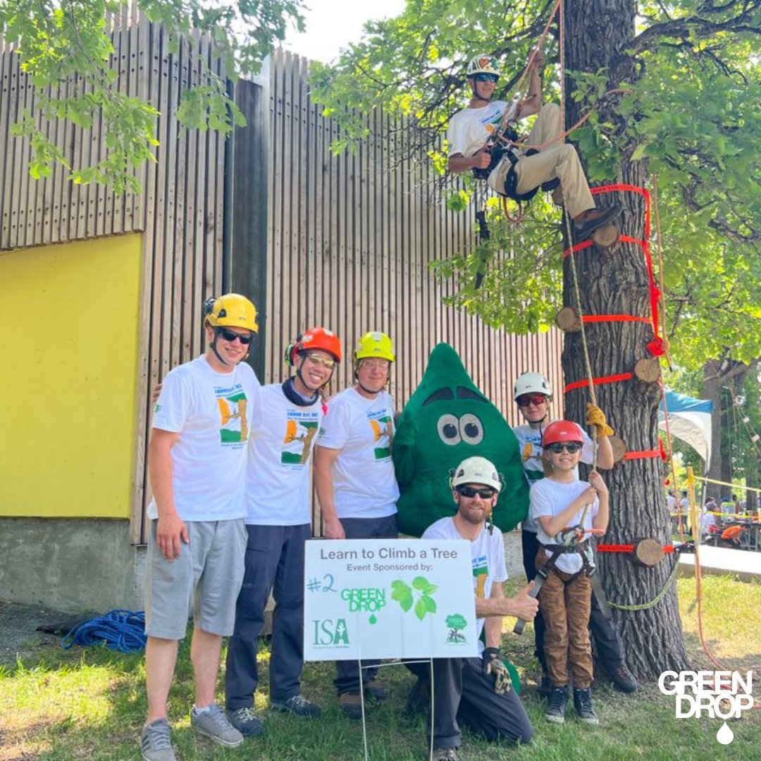 GreenDropTrees's tweet image. For Green Drop Tree Care, Arbor Day is a BIG deal! And wow 🤩 , what a fantastic turnout this year!! Here&apos;s to Arbor Day 2023! Another huge success! 🌳 ❤️ 

#GreenDropTreeCare #ArborDay2023 #Green Drop #TreePlanting #TreeClimbing #Volunteering #TreeCareCommunity
