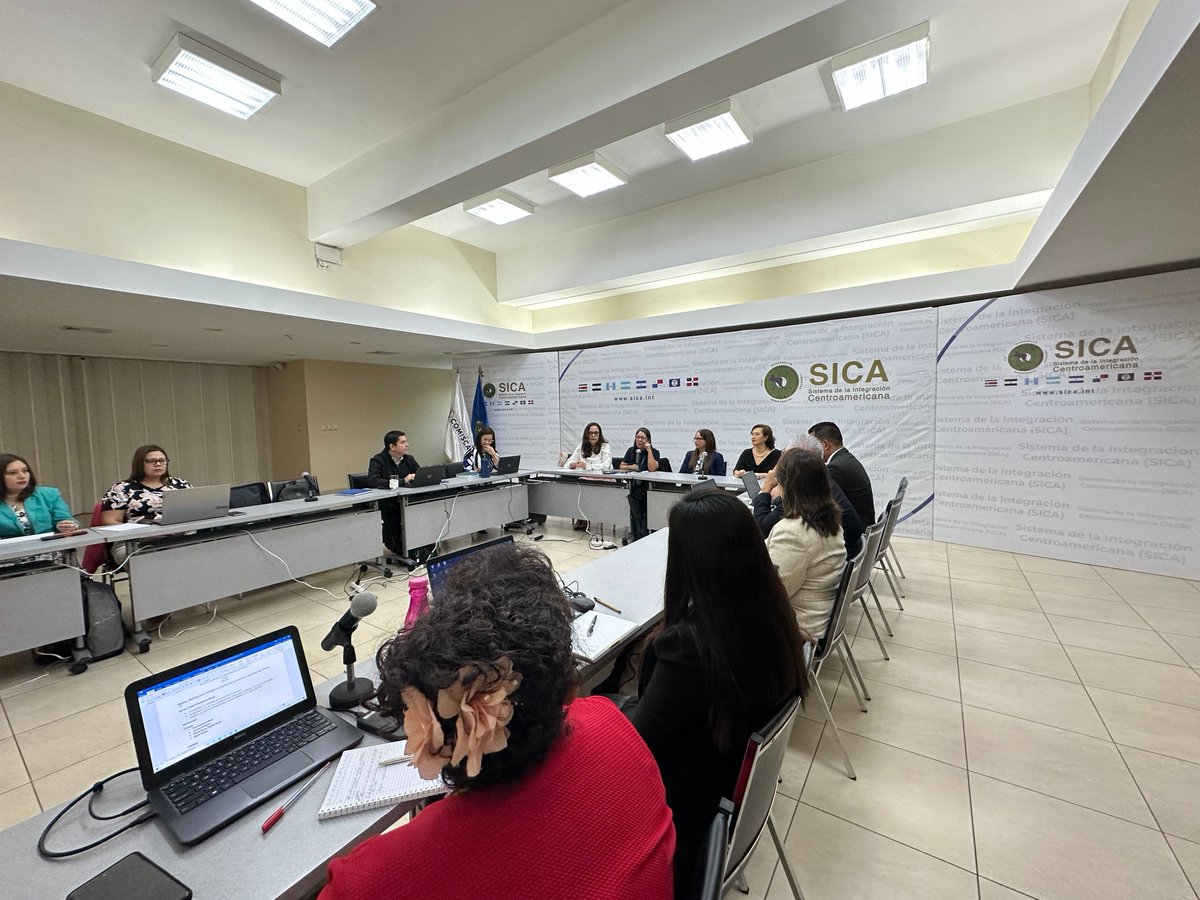 Buena Gobernanza Financiera (@buenagobernanza) on Twitter photo ¡Es jueves de #BuenasNoticias para #Centroamérica!
Acompañamos a los equipos de auditores de <a href="/stcfr_sica/">STCFR-SICA</a>, para entrevistas de auditoría de desempeño a <a href="/SECOMISCA/">SE-COMISCA / SICA</a> , en el contexto a las acciones relacionadas al COVID-19. ¡Es jueves de #BuenasNoticias para #Centroamérica!
Acompañamos a los equipos de auditores de <a href="/stcfr_sica/">STCFR-SICA</a>, para entrevistas de auditoría de desempeño a <a href="/SECOMISCA/">SE-COMISCA / SICA</a> , en el contexto a las acciones relacionadas al COVID-19.