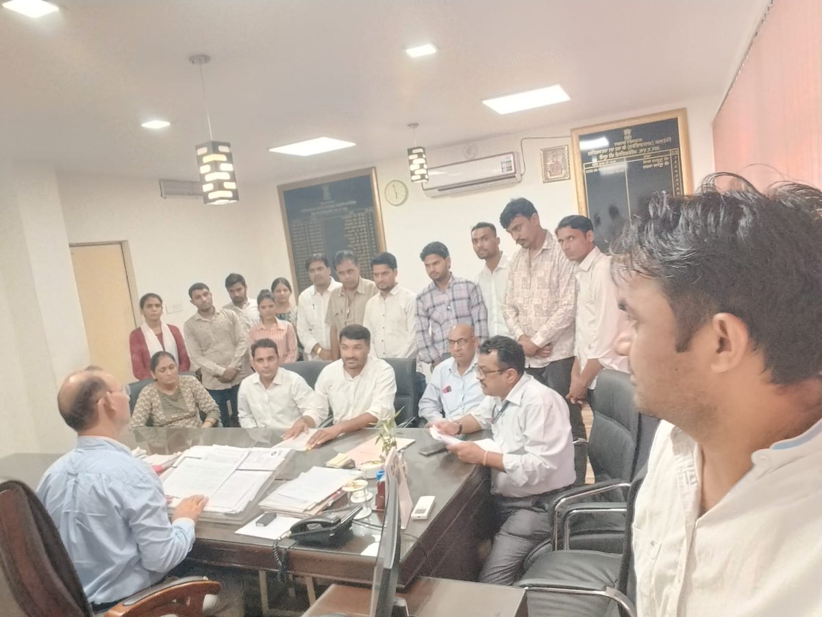 pooja bawriya (@bawriyapooja) on Twitter photo आज स्वास्थ्य विभाग में समस्त नर्सेज की समस्याओं को लेकर #सुरेश_नवल_जी से की मुलाकात <a href="/ashokgehlot51/">Ashok Gehlot</a> जी के द्वारा #CHA कि बजट घोषणा 2022 को क्रियान्वित करवाने की रखी मांग एक हफ्ते में परिणाम कि उम्मीद! @DRathore_INC <a href="/plmeenaINC/">Parsadi Lal Meena</a> <a href="/GovindDotasra/">Govind Singh Dotasra</a> <a href="/INCRajasthan/">Rajasthan PCC</a> <a href="/RajCMO/">CMO Rajasthan</a> <a href="/News18Rajasthan/">News18 Rajasthan</a> आज स्वास्थ्य विभाग में समस्त नर्सेज की समस्याओं को लेकर #सुरेश_नवल_जी से की मुलाकात <a href="/ashokgehlot51/">Ashok Gehlot</a> जी के द्वारा #CHA कि बजट घोषणा 2022 को क्रियान्वित करवाने की रखी मांग एक हफ्ते में परिणाम कि उम्मीद! @DRathore_INC <a href="/plmeenaINC/">Parsadi Lal Meena</a> <a href="/GovindDotasra/">Govind Singh Dotasra</a> <a href="/INCRajasthan/">Rajasthan PCC</a> <a href="/RajCMO/">CMO Rajasthan</a> <a href="/News18Rajasthan/">News18 Rajasthan</a>
