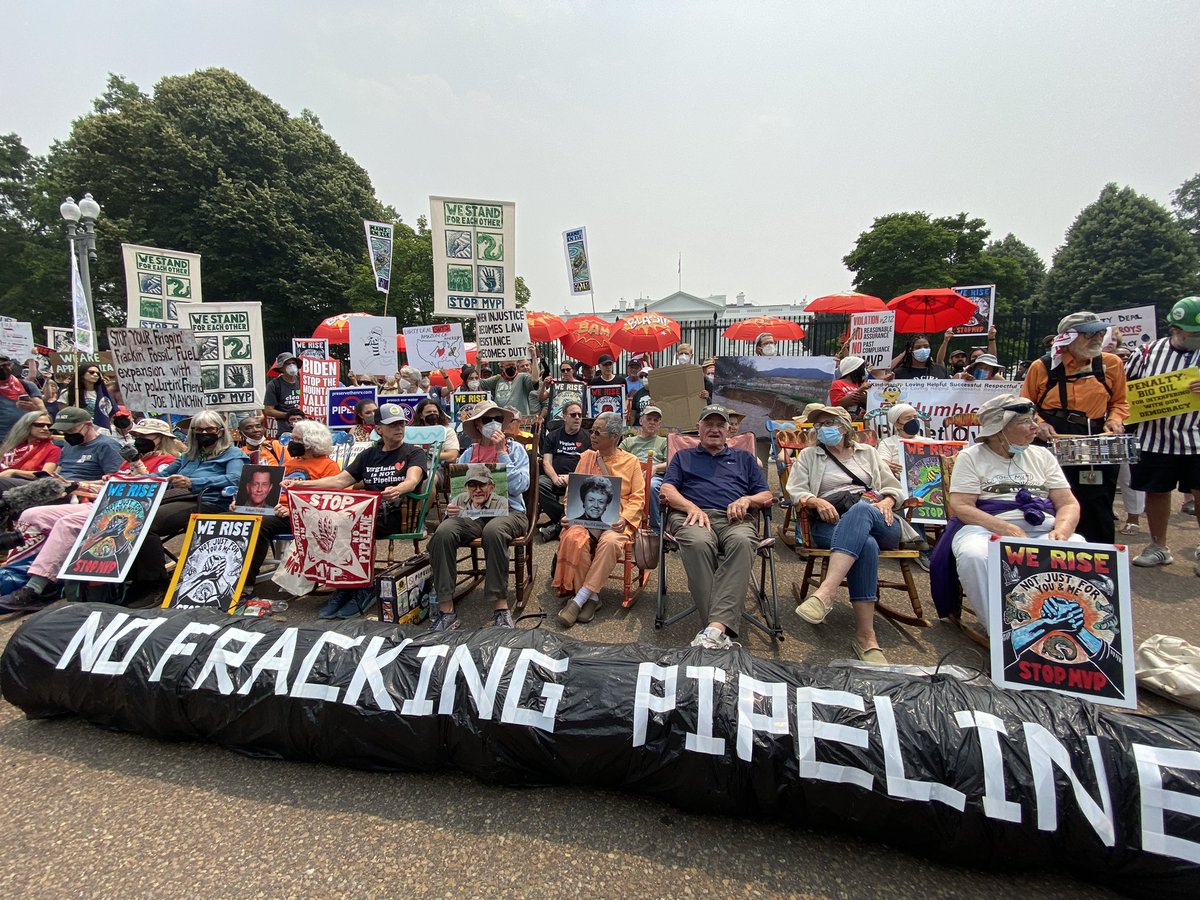 INCREDIBLE: Hundreds of people are braving the wildfire smoke to protest @POTUS approval of the Mountain Valley Pipeline and demand he declare a Climate Emergency. That’s @ThirdActOrg with the great rocking chairs!