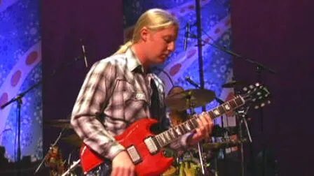 Happy Birthday Derek Trucks! – blues-southern rock guitarist/songwriter – #TheDerekTrucksBand – #TheAllmanBrothersBand – #TedeschiTrucksBand – 6/8/1979

#TheFrogHollercom #happybirthday #DerekTrucks apple.co/1rcOGC1