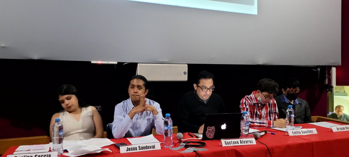 STBAN6311's tweet photo. Iniciamos la exposición de la revistas Litero
@seclancaster 
@prepalancaster https://t.co/kS0lFfeX8R
