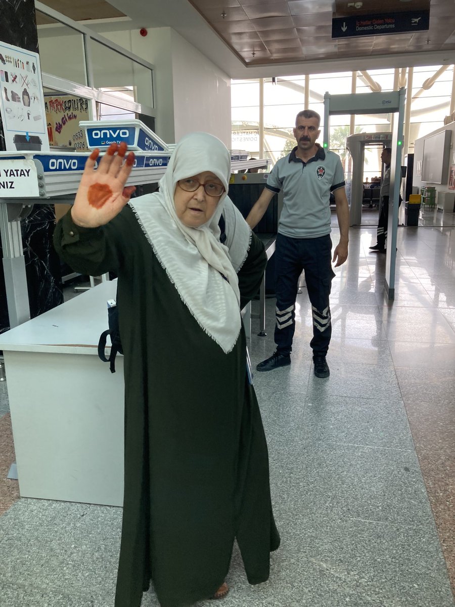 Rabbim haccını mübarek kılsın güle güle git gel canım anam