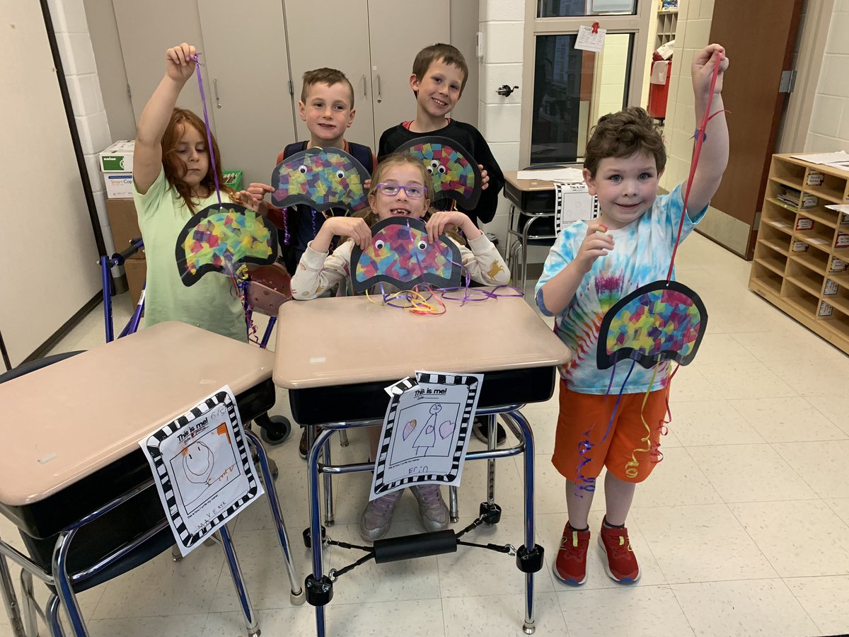 Michelle Felde (@ms_felde) on Twitter photo Whoever said Summer School was boring was obviously never in our class! ☺️ #jellyfishsuncatchers <a href="/barrington220/">Barrington 220</a> #WeBelong220 Whoever said Summer School was boring was obviously never in our class! ☺️ #jellyfishsuncatchers <a href="/barrington220/">Barrington 220</a> #WeBelong220
