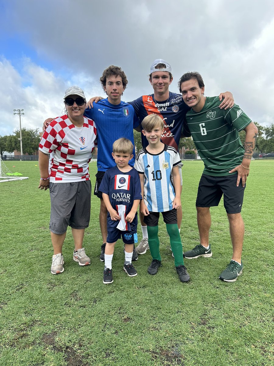 Day 4️⃣ of Day Camp means #JerseyDay ❕

Congrats to our ✌️winners repping @PSG_English & @AFASeleccionEN 

#gohatters