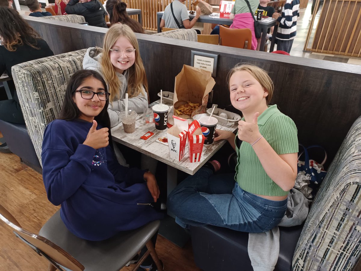 StaffordGrammar's tweet photo. #SGSYear7 are well on their way to Brittany. They seem to be happy to be leaving school and enjoying their last English meal for a few days! #SGSMFL #SGSDifference https://t.co/3Z5ICNpSMW
