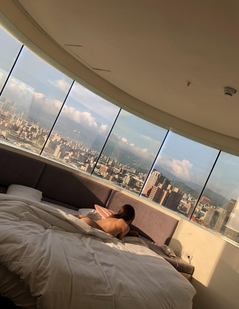 nvlinju's tweet photo. 网上自古无娇娘，残花败柳一行行，偶有几对鸳鸯鸟，也是野鸡配色狼。 https://t.co/Z0lNXh1ALy