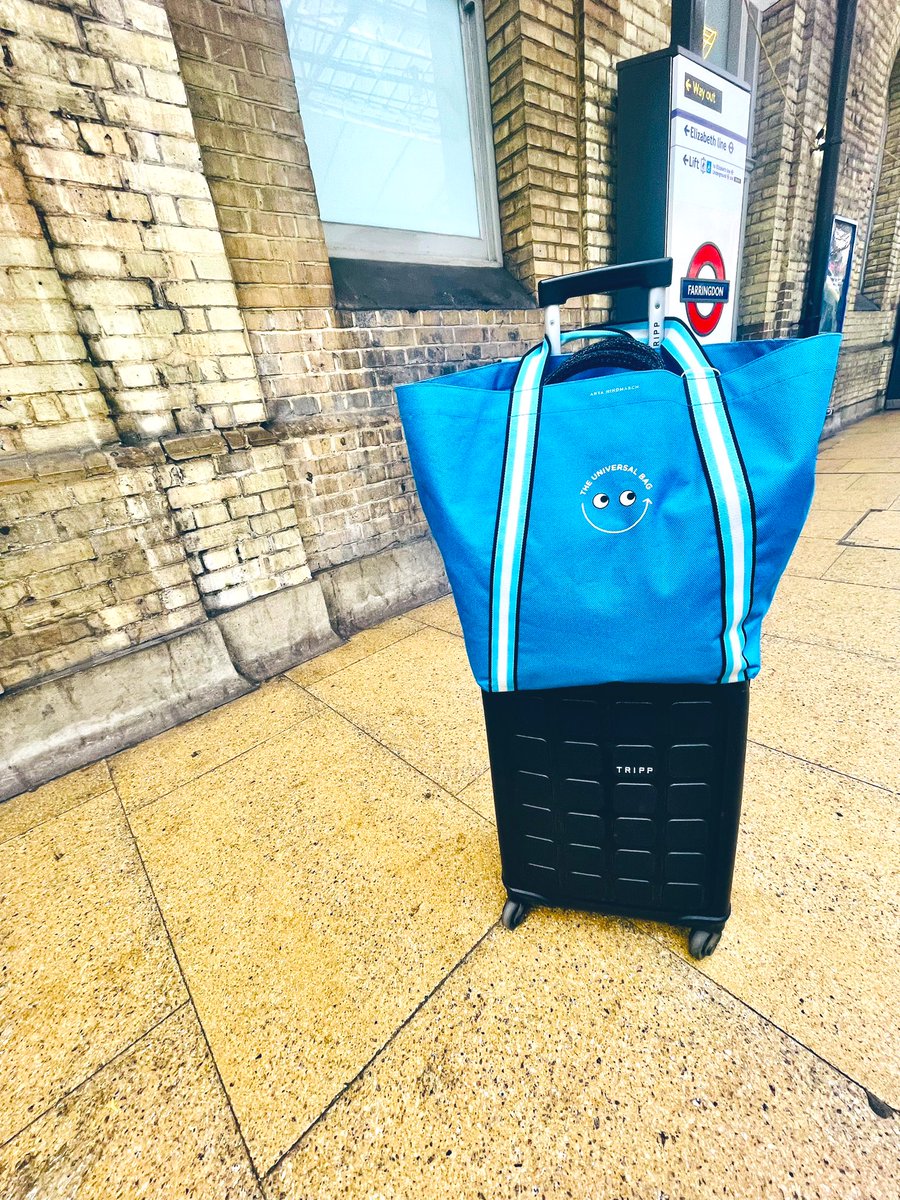 KateRodger16's tweet image. LOVE the @anyahindmarch &amp;amp; @coopuk reusable bag 💙🌍♻️ the ultimate travel bag for a trip back to 🏴󠁧󠁢󠁳󠁣󠁴󠁿 for the weekend 👯‍♀️🫶🏻🍸