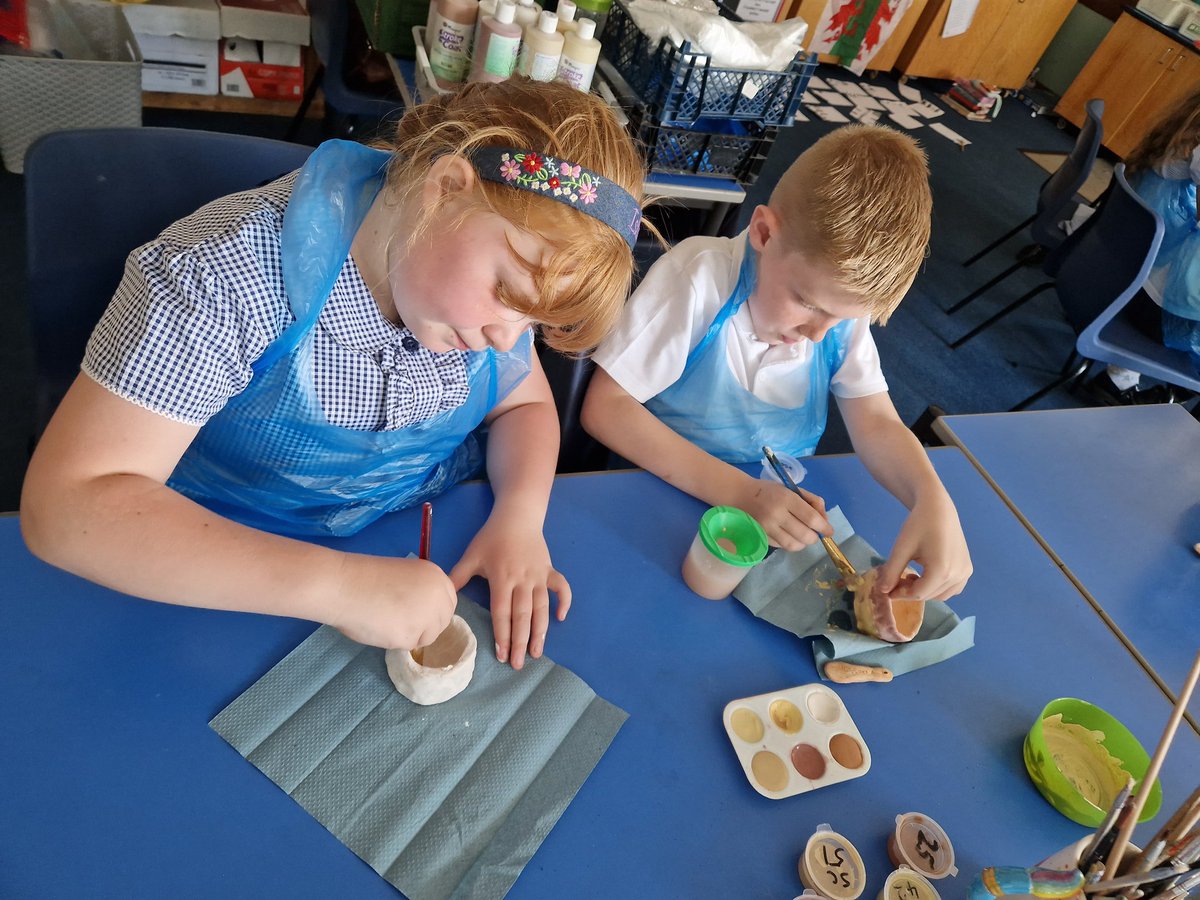 Year 4/5 - Mrs Skelton (@blaenbaglanskel) on Twitter photo We really enjoyed our afternoon painting our bowls, ready to be glazed! The Paint Pot ladies were impressed by the pride we took in our work!
<a href="/BlaenbaglanPrim/">BlaenbaglanPrimary</a> We really enjoyed our afternoon painting our bowls, ready to be glazed! The Paint Pot ladies were impressed by the pride we took in our work!
<a href="/BlaenbaglanPrim/">BlaenbaglanPrimary</a>