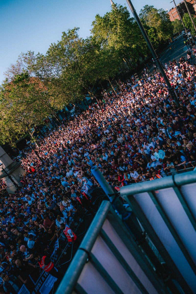 WestHam's tweet image. Claret and Blue fills the streets of Stratford ⚒️