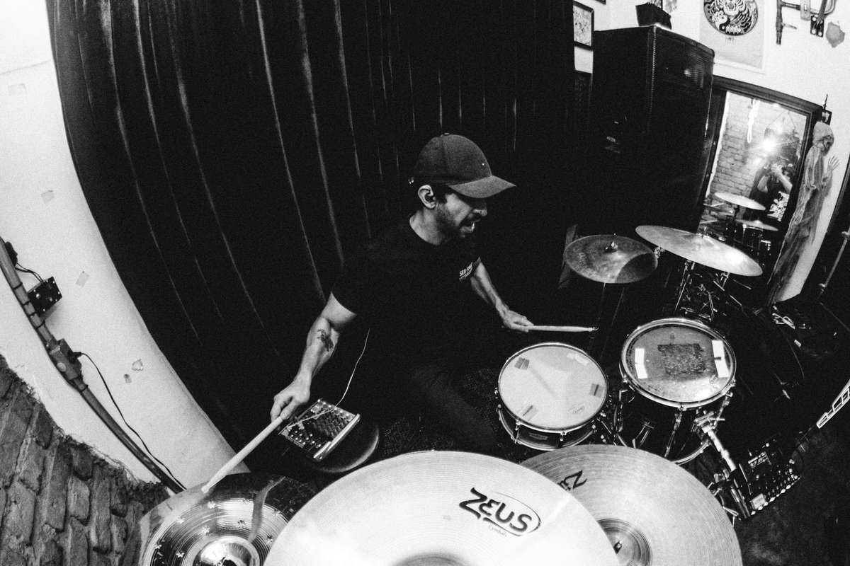 seasmilerock's tweet photo. Kill For Fest (11.06) é a próxima parada da Sea Smile junto com @emphuria, @theoriadeallice e @killfornothingofficial 🎸

A expectativa está como? Corra para o link:https://t.co/GYHX8ilYbf que os ingressos estão esgotando. https://t.co/KOXzrWjW3V