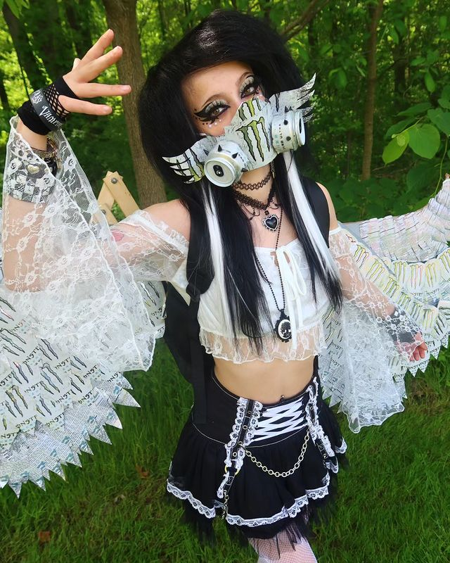 The gorgeous angel @clawed_beauty101 rocking the Tripp NYC Lolita Suspender Skirt [Black/White] with our VampireFreaks Rubber Bracelet! 😍🖤🦇

#EmoFashion #EmoStyle #SceneKid #AlternativeFashion #VampireFreaks
